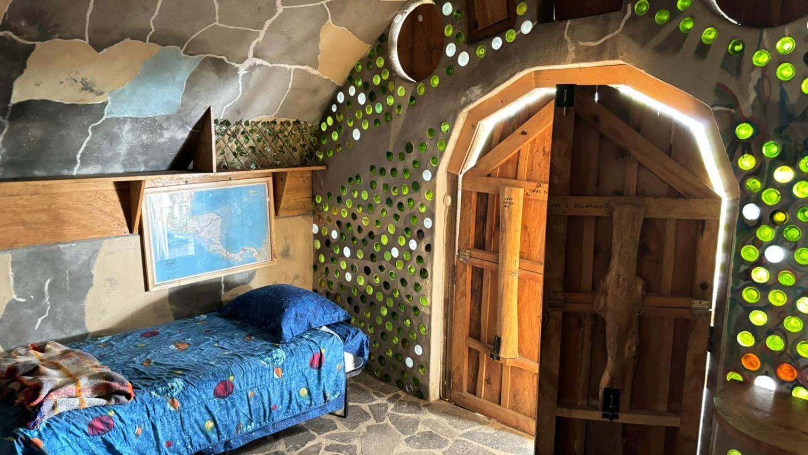 Earthship Atitlan Guest House San Marcos La Laguna Luaran gambar